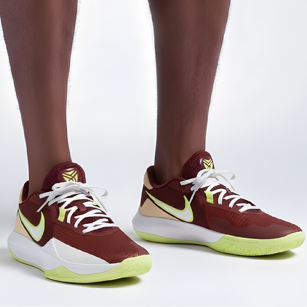 NWT Nike SZ 13.5 women's/12 men’s “Precision VI” basketball sneakers. Rust/peach